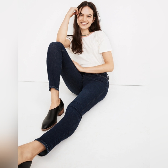 Madewell 9" Mid-Rise Skinny Jeans in Orland Wash: TENCEL™ Denim Edition - Picture 2 of 8